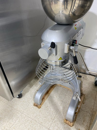 Commercial stand mixer 20qtr