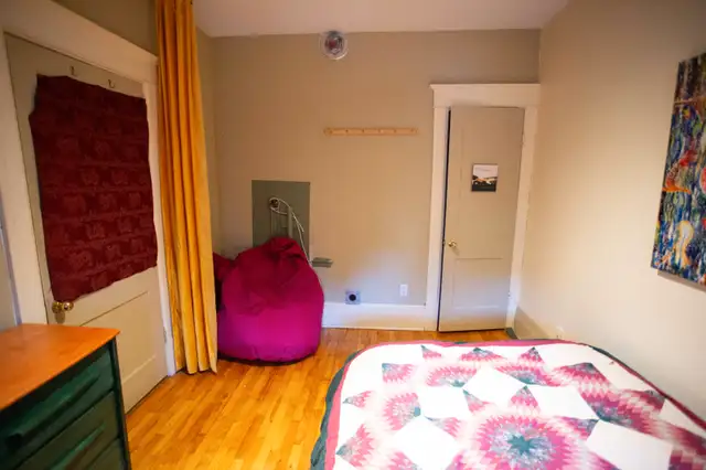 Nice room for rent on the plateau63235912151299121