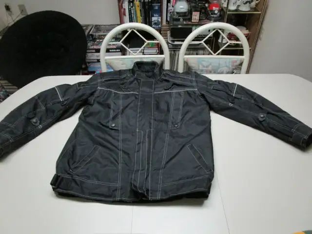 men's Large motorcycle Jacket , fabric ,  Boutique of leather in Men's in Edmonton - Image 2