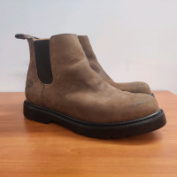 Timberland Chelsea Slip On Boots  |   Womens 8 US
