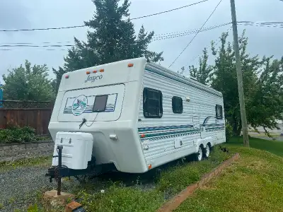 26’ travel trailer. Bought in 2020 and used maybe 10 times. The previous owners would park it at a l...