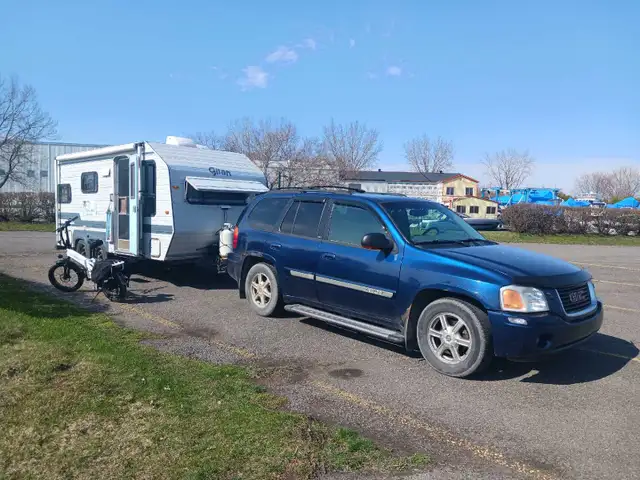 GMC ENVOY, 4x4, 2002, 6-cylinder, 4.2 liters.