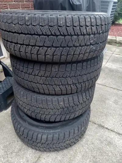 4 Bridgstone Blizzack WS90 winter tires. Like new. P 195/55 R 16. Build date is 26 week of 2023. Use...