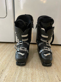 Ski boot 