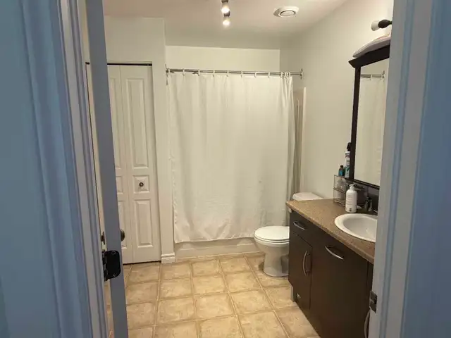 Maison (Jumelé) à louer (3 chambres / 2 salles de bains) in Long Term Rentals in Sherbrooke - Image 7