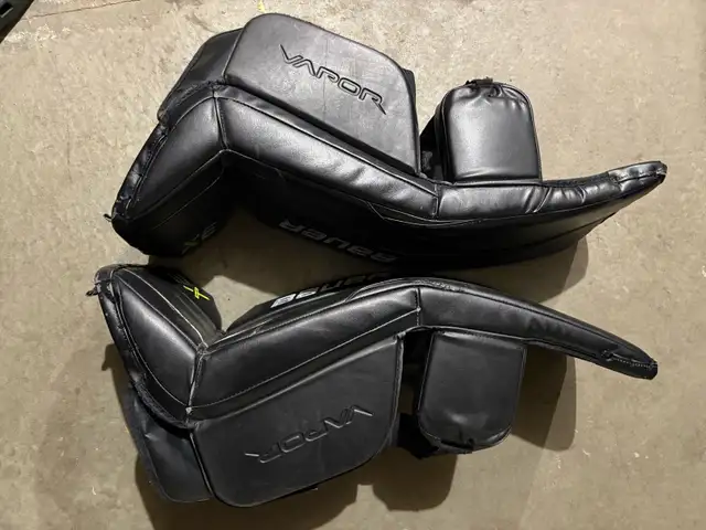 Goalie pads in Hockey in Edmonton - Image 4