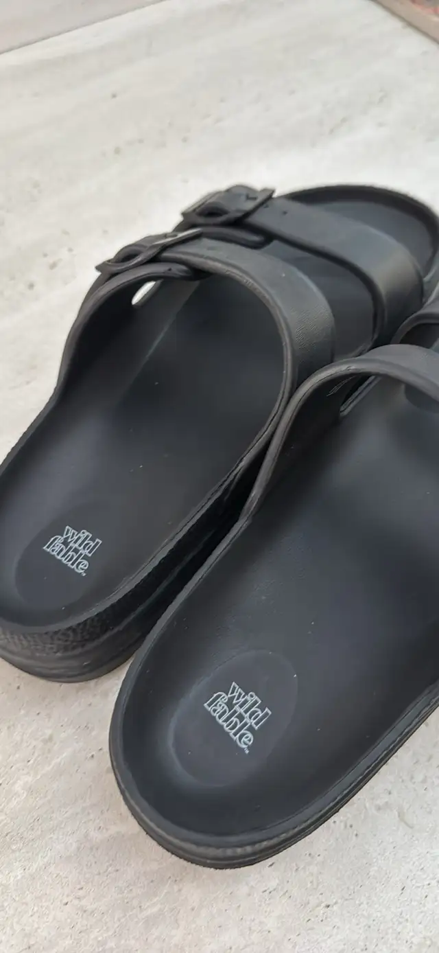 women’s sandals size 10 in Women's - Shoes in Hamilton - Image 3