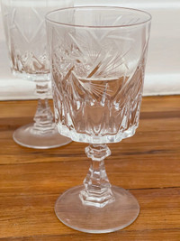 Large wine glasses set of 6 pinwheel pattern
