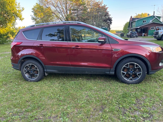 Ford Escape 2015 titanium — photo 3