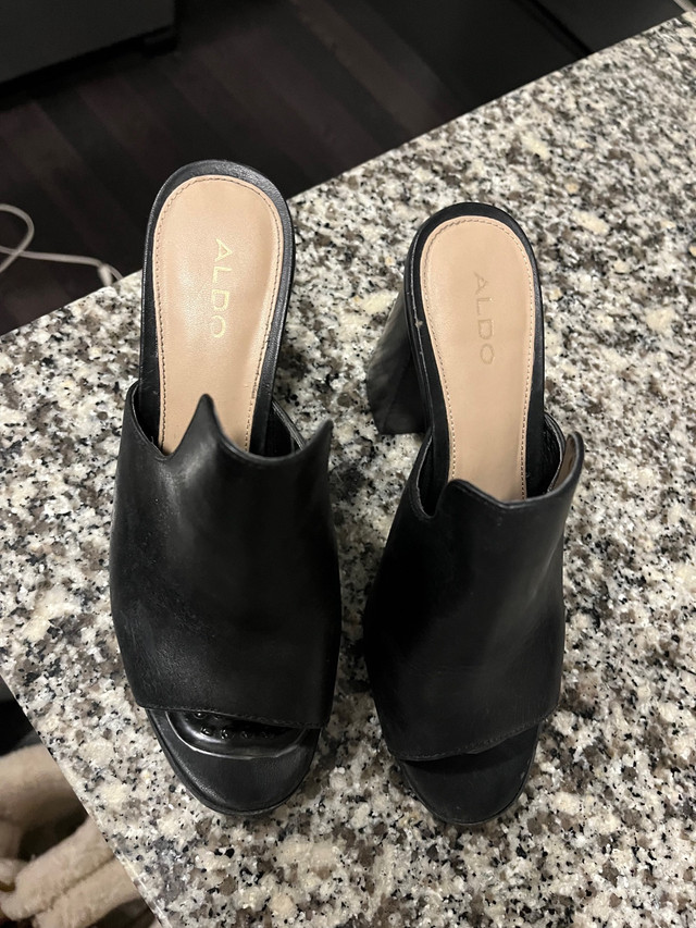 Aldo Sandal Heels Black Leather (women’s size 38 or 7.5) in Women's - Shoes in City of Toronto - Image 2