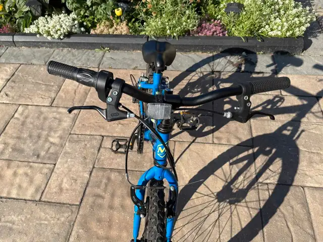 Blue kids bike63804732475779122