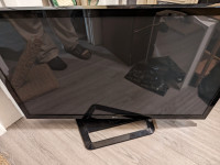 LG 42" Plasma TV - 600hz refresh rate with remote