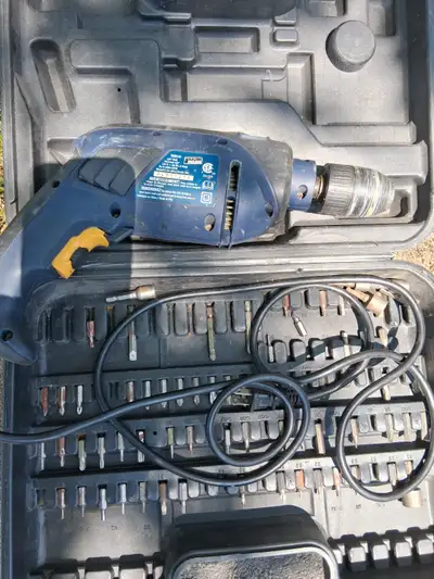 perceuses peu utilisé 25 $ Tél. (514) 572-4630