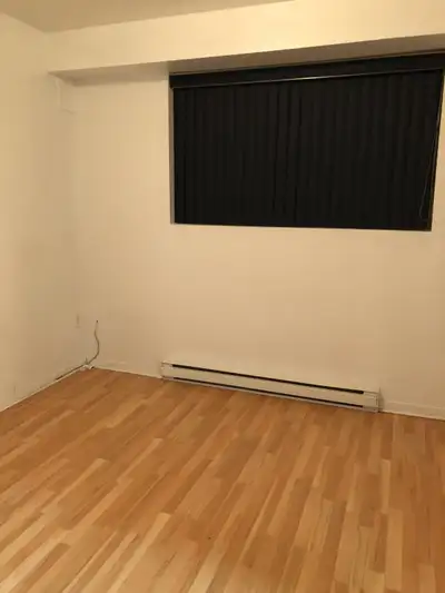 APPARTEMENTS 2 1/2 À LOUER AU 270 SPRINGFIELD 650$/MOIS