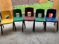 Lots de 5 chaises aux couleurs variés