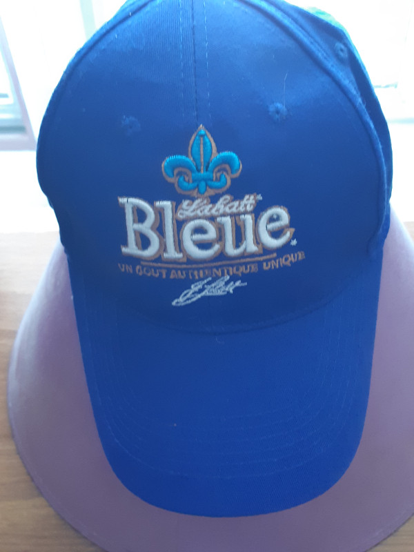 Vintage casquette Labatt Bleue Un Gout Authentique Unique Hat dans Art et objets de collection  à Lévis