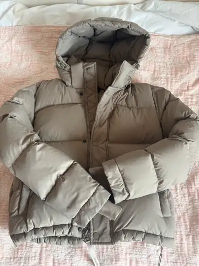 Aritzia Superpuff Size XS, View more
