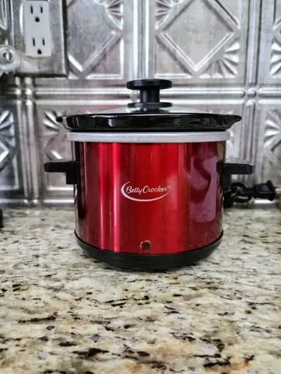 Mini crock-pot Betty Crocker, View more