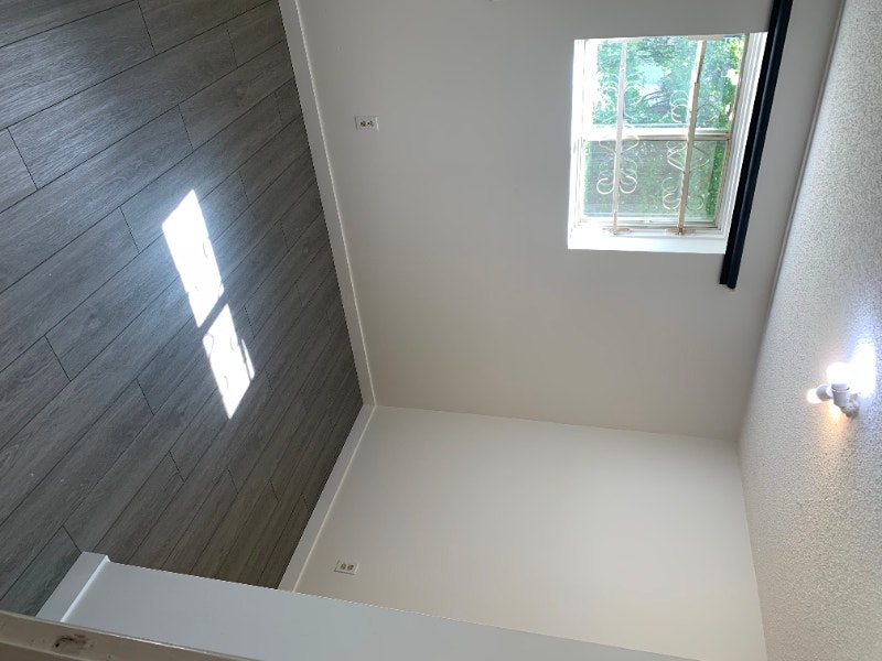 Incredible 2 bedroom duplex basement suite in desirable Glenora! Long