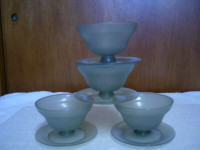 Vintage (4) Tupperware Dessert Dishes with Bases