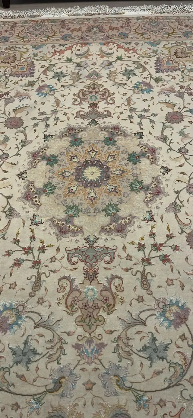 handmade persian rug in Rugs, Carpets & Runners in Markham / York Region - Image 2