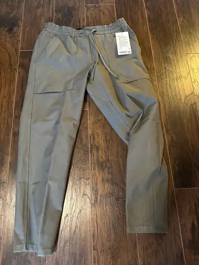 Lululemon men’s Utilitech in sage, View more