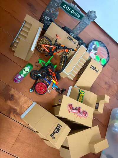 Vélo échelle 1:10 et pistes, View more