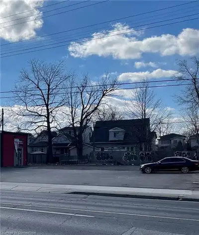 Excellent parcel of vacant land fronting on Barton Street at Kenilworth near the centre mall develop...