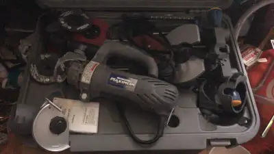 Spin saw for sale asking 60$ Includes a couple blades. This saw is like brand new. Only used a coupl...