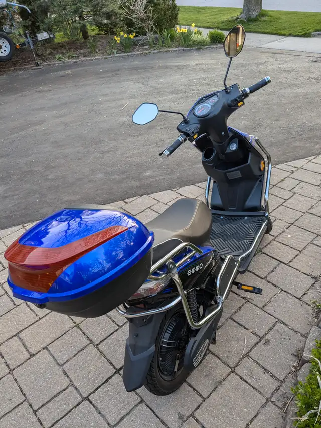 Emmo Hornet Scooter in Scooters & Pocket Bikes in Oshawa / Durham Region - Image 3