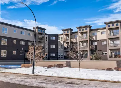2Bedroom,2Bath,Third floor,with underground parking, Willowgrove