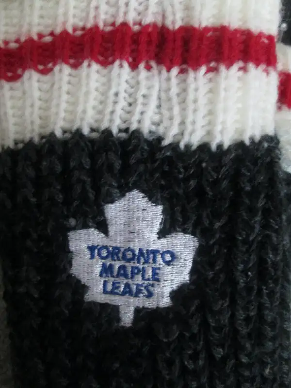BRAND NEW SOCKS with TAGS (Size 9-11) --- Toronto Maple Leafs !! in Multi-item in City of Toronto - Image 4