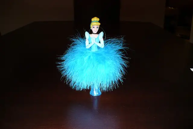 Disney Parks Novelty Pen Feather Dress Cinderella in Arts & Collectibles in Mississauga / Peel Region - Image 2