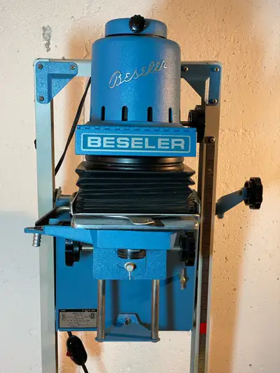 Time to set up your dream darkroom! ✨ Beseler 23C photo enlarger with negative carrier and lens. Bon...