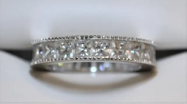 14K GOLD ETERNITY RING in Jewellery & Watches in Ottawa - Image 3
