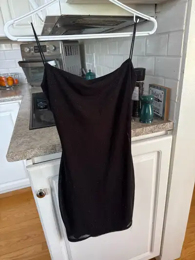 Worn once after prom dress . Bought for $90 asking 40. No size tag but assume a size Small
