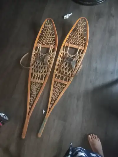 Snow shoes, View more