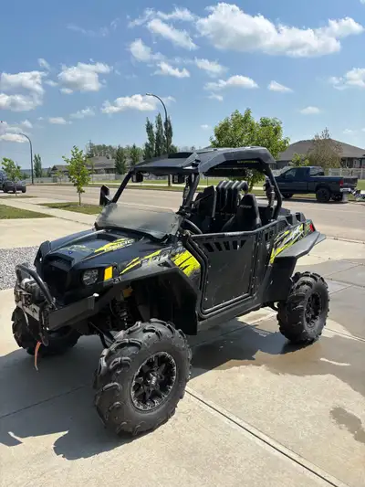 2013 Polaris RZR 900 XP 4400 kms 388 hrs Highlifter front and rear high clearance arms and trailing...