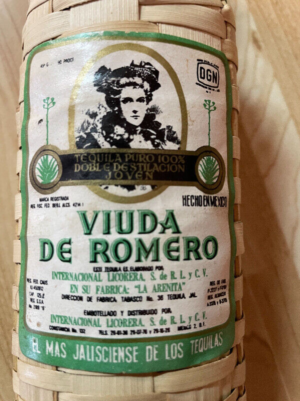 Bouteille de tequila Viuda de Romero du Mexique (vintage) dans Art et objets de collection  à Trois-Rivières - Image 2