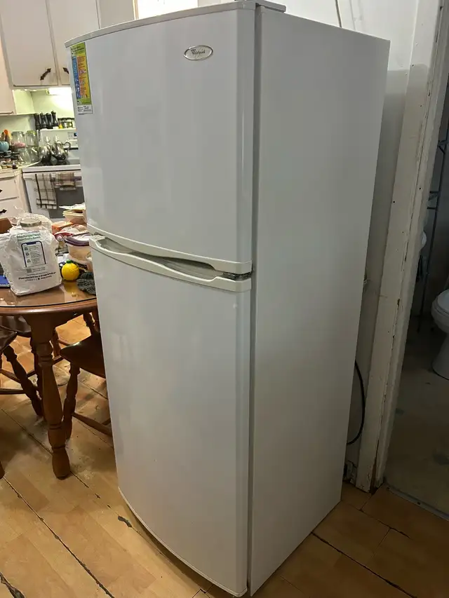 Réfrigérateur Whirlpool in Refrigerators in Trois-Rivières - Image 6