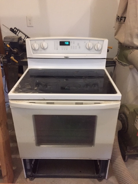 Electric Stove in Stoves, Ovens & Ranges in St. Catharines
