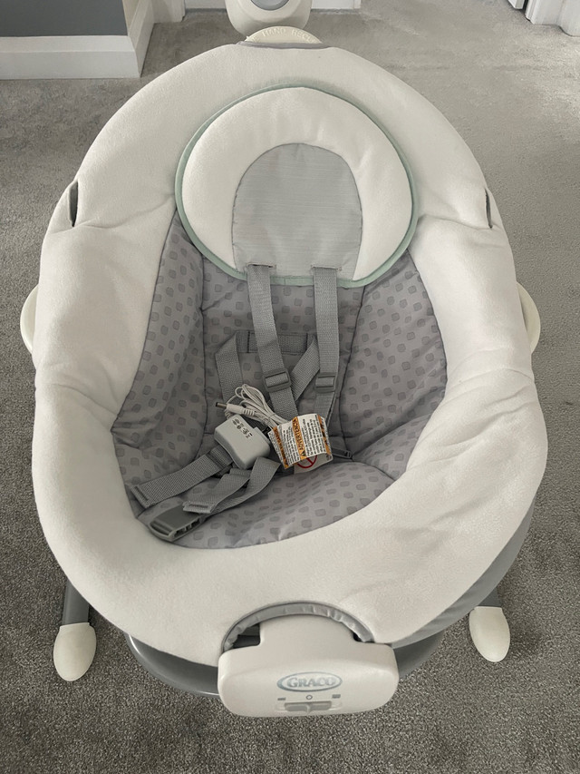 Graco Soothe and Sway - Brand New Condition in Playpens, Swings & Saucers in Kitchener / Waterloo