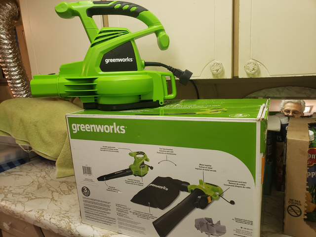 WORKWORKS LEAFE BLOWER & VACUM. in Other in City of Toronto - Image 3