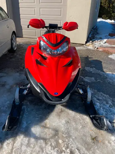 M2008 Polaris dragon 800 has heated grips plug in for visor new spark plugs has reverse 9617 km aski...