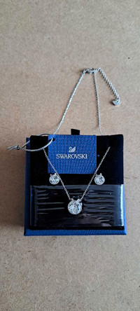 Swarovski necklace/earrings set