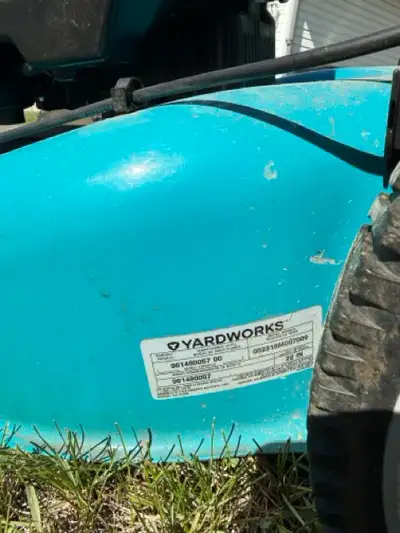 Reliable Yardworks self drive lawnmower with a Briggs & Stratton 675EX engine. It is a 21 inch cutti...