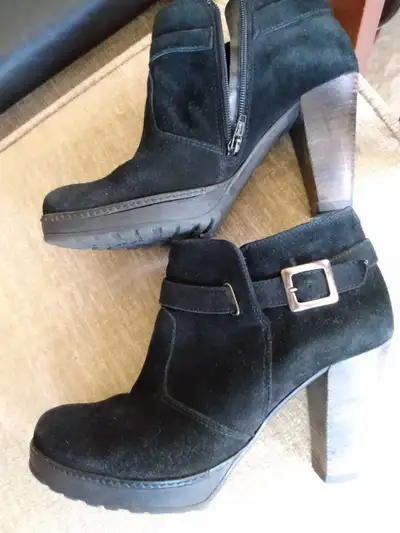 Italian suede ankle boots - size 39, View more
