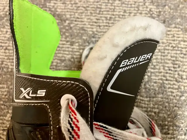 Men’s skates & elbow pads in Skates & Blades in Sudbury - Image 4