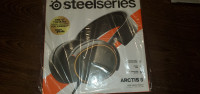 Selling a brand new Steelseries arctis 5 61504 L@@K
