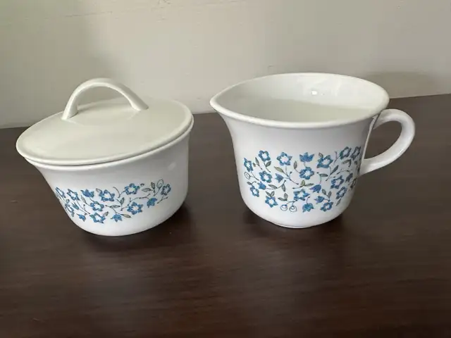 Corelle Mugs (12) and Sugar bowl and creamer in Kitchen & Dining Wares in City of Toronto - Image 6
